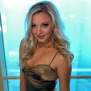 Meet your Posher, Natasha